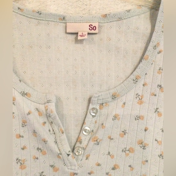 SO crop top tee.  Size L - Picture 3 of 3